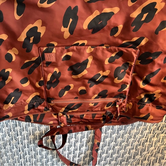 The (Re)sourced Weekender Bag in Painted Leopard - Picture 7 of 8